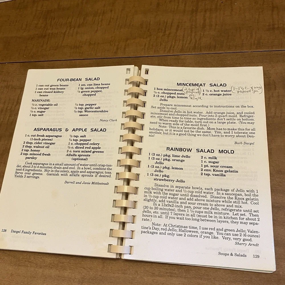 VTG Dargel Family Favorites Cookbook Sharon Peterson Lapeer Michigan Comb Bound